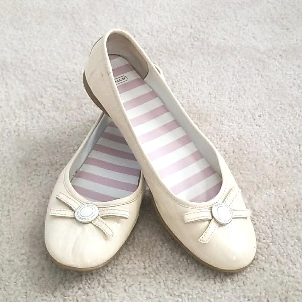 Coach flats